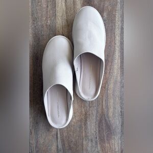 Intentionally Blank Risen platform Mule Cream women’s size 9